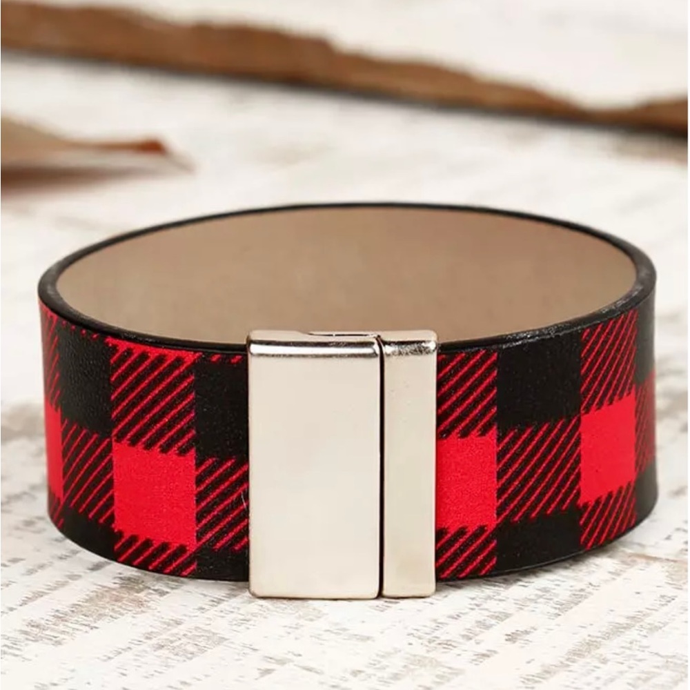 Red and black plaid snap bracelet